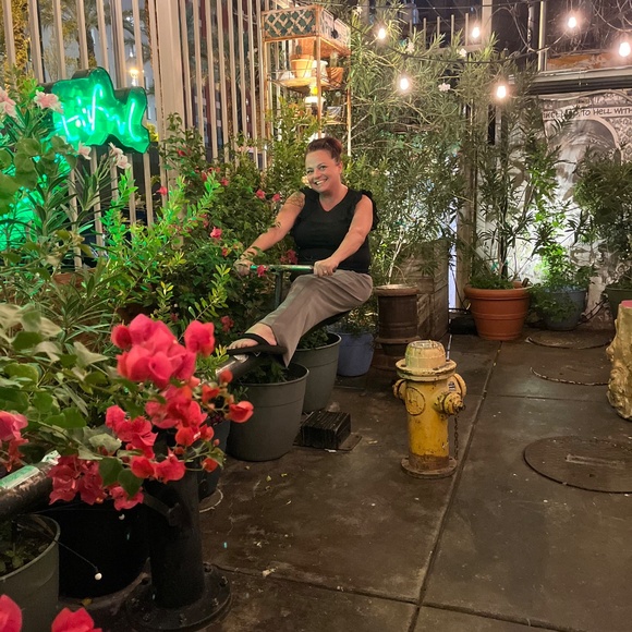 Meet your Posher, Tara - Picture 8 of 8